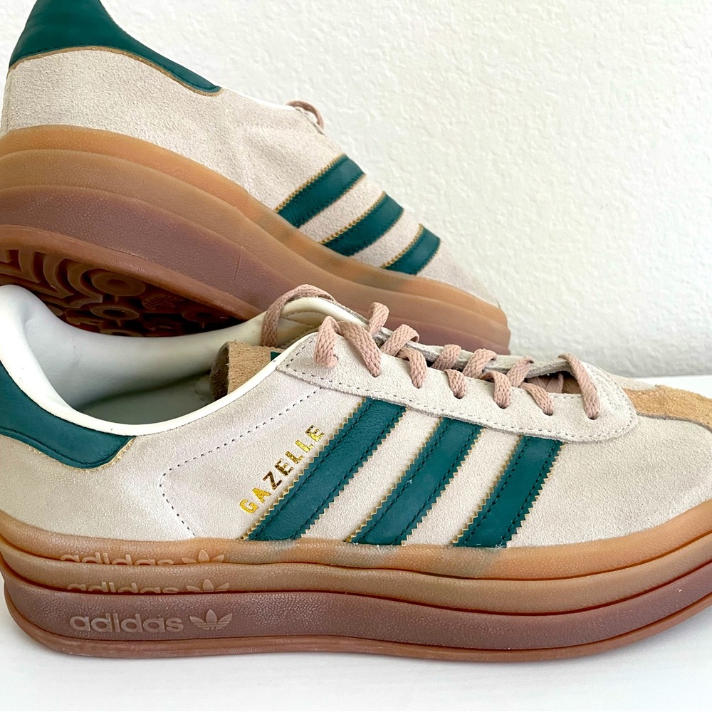 adidas Gazelle Bold NWOT
Magic Beige Collegiate Green (Women's size 10)
